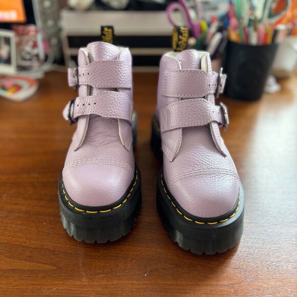 NEVER WORN: Dr. Martens Lilac Boots-Size US7 - Picture 2 of 5